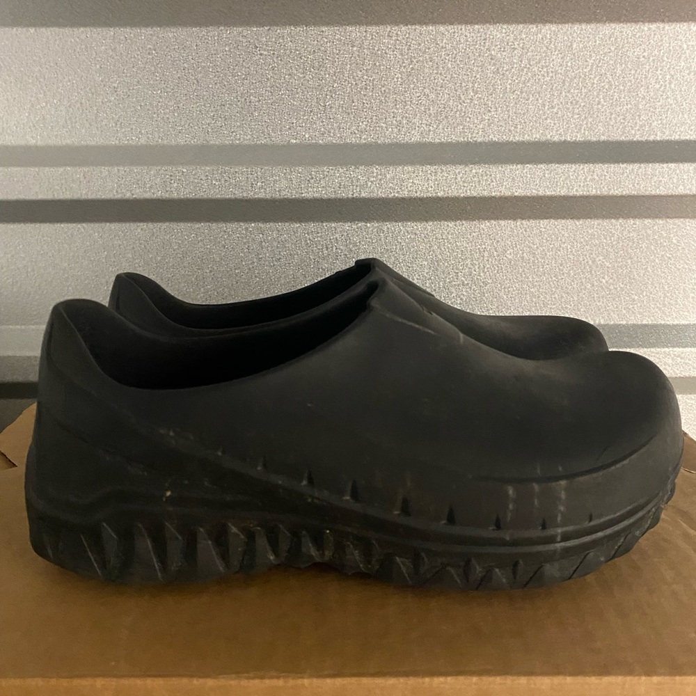 Non-Slip Rubber Foodservice Clogs
